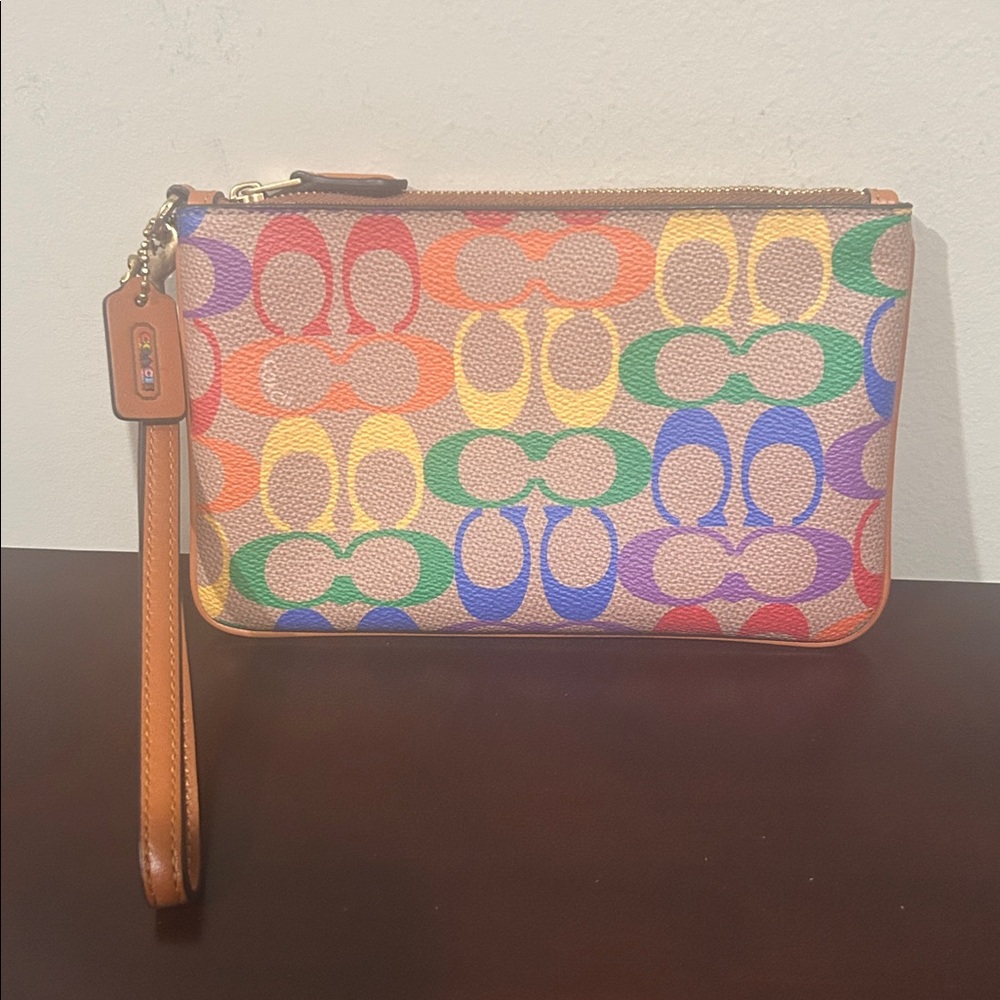 🌈 Coach Small Wristlet In Rainbow Signature Canvas - Brass/Tan Natural Multi - Picture 10 of 10